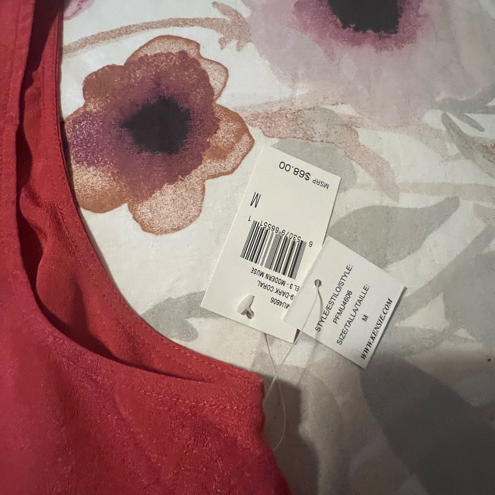 BNWT KENSIE TOP